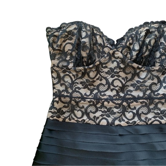 BCBG MaxAzria Lace Bustier Tiered Strapless Cocktail Evening Dress Black Size 2 - Picture 3 of 6